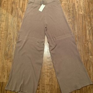NWT Wishlist stretch wide leg pants